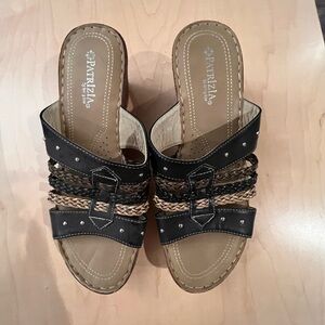 Women's Black and Tan Sandals